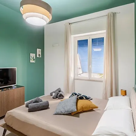 In Piazza Mazzini Nel Cuore Della Citta Di 莱切